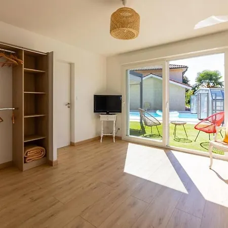 Holiday home Casa Fernandes Avec Piscine Couverte Bourg-en-Bresse