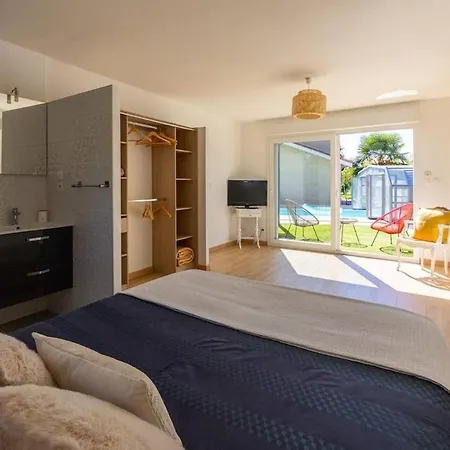 Holiday home Casa Fernandes Avec Piscine Couverte Bourg-en-Bresse