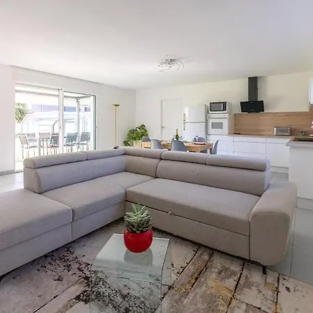Casa Fernandes Avec Piscine Couverte Holiday home *